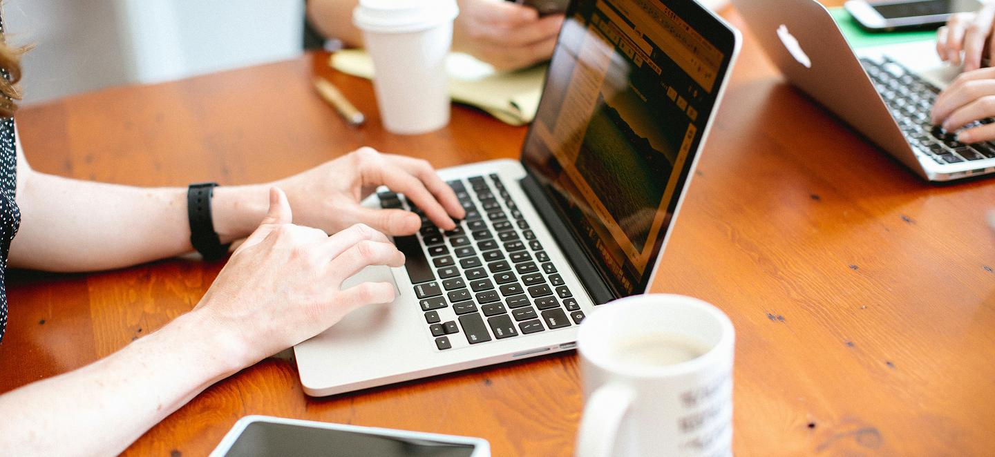 Задний фон секции героя