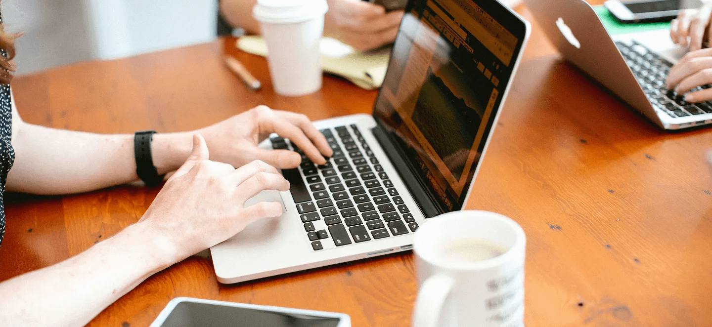 Задний фон секции героя